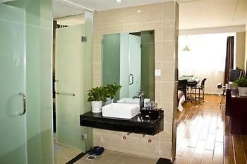 Provence Garden Hotel Wuhan Extérieur photo