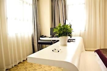Provence Garden Hotel Wuhan Extérieur photo